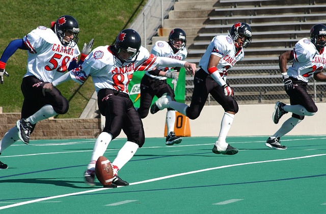 足球界对潜 足球界对潜